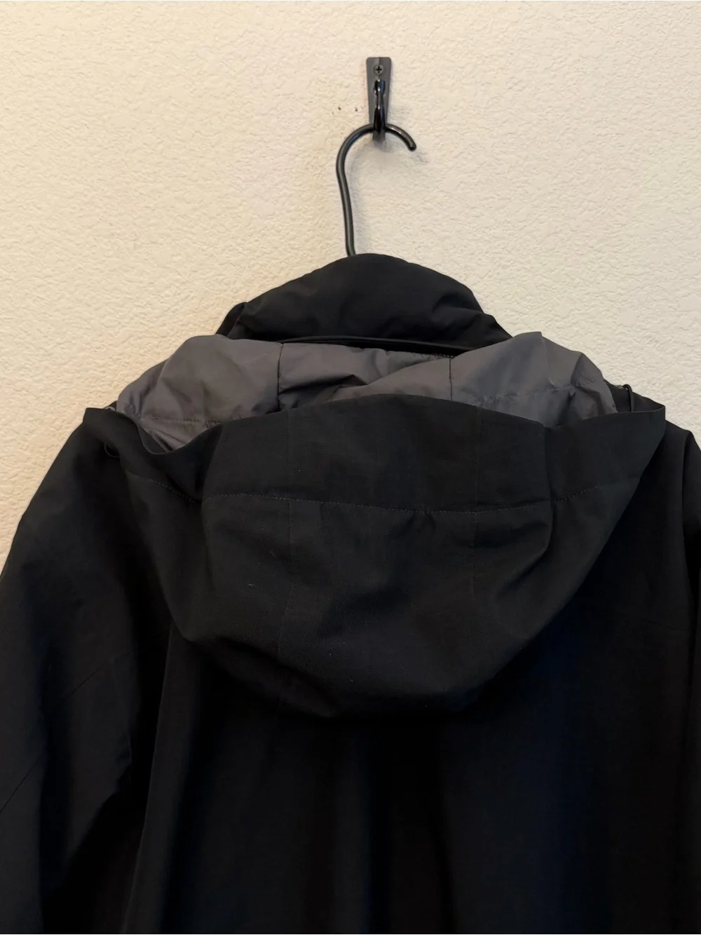 The North Face Hyvent Black Hooded field Raincoat with Flap Pockets Sz XL
